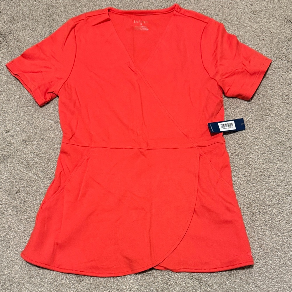 Jaanuu mock wrap scrub top NWT